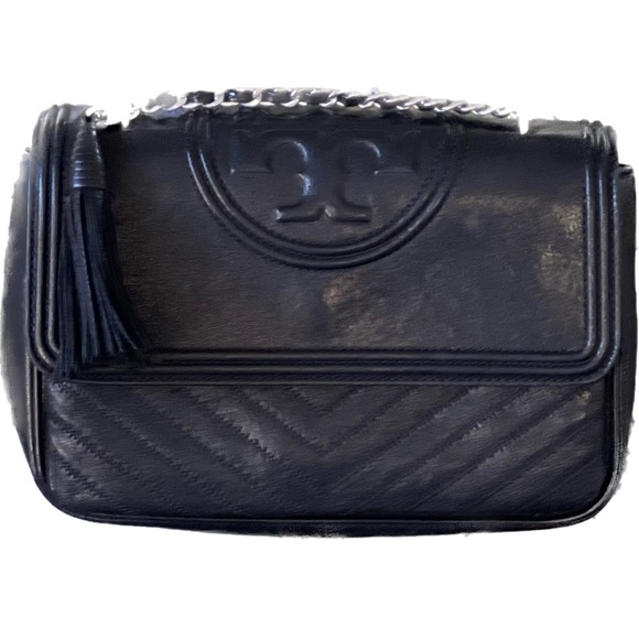 💕Tory Burch Fleming Leather Convertible Shoulder Bag💕 - Picture 2 of 8